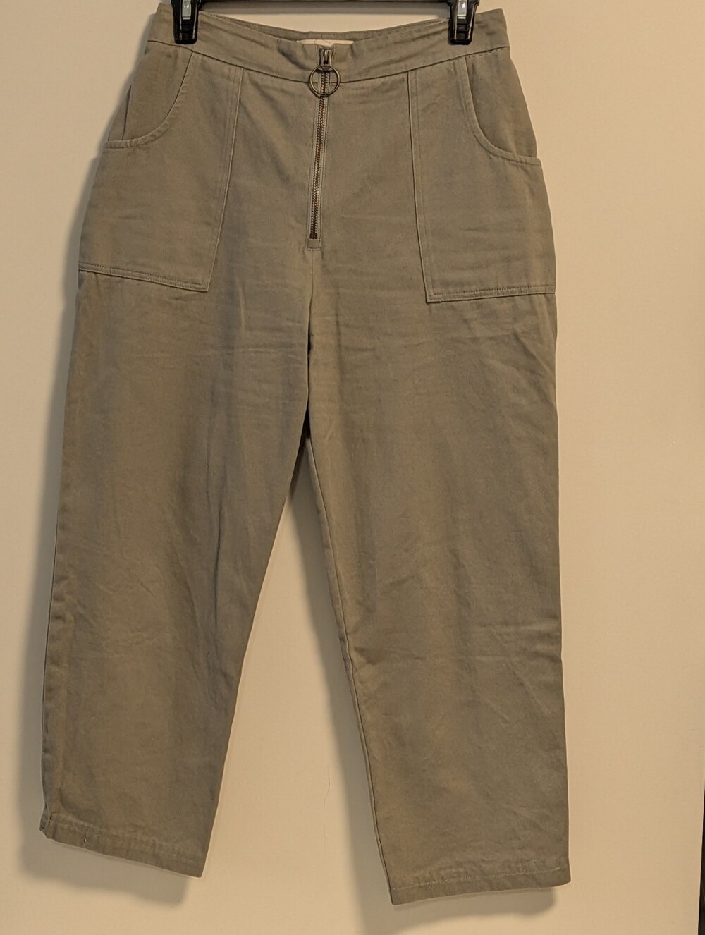 Eve Gravel. Capris Pants. Olive Green . Made By Montreal Designer. READ. Fair.